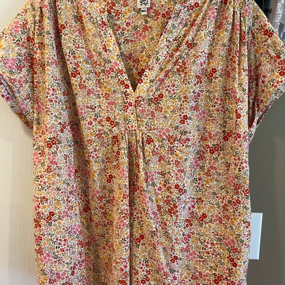 Ivy Jane summer floral top. Size m/l.
